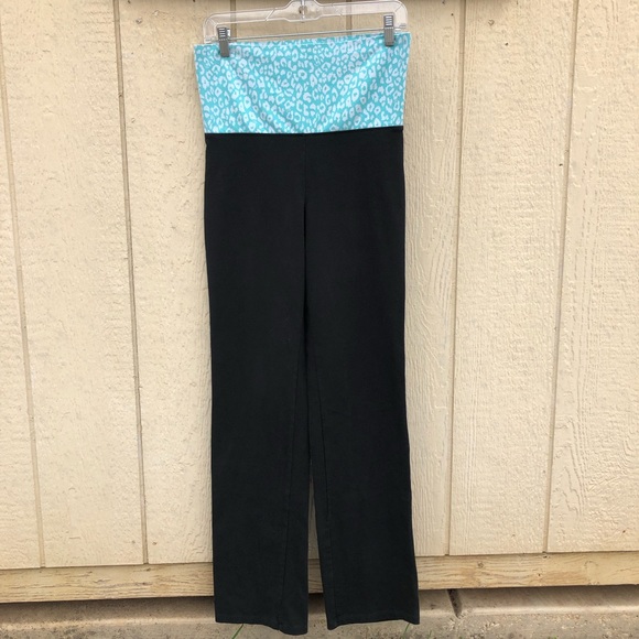 PINK Victoria's Secret Pants - PINK Victoria’s Secret Sz. M Leopard Yoga Pants